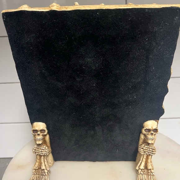 The Skull Collection - Skulls and Bones Design Personal Mirror 9”x7” - Picture 4 of 9